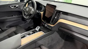 VOLVO XC60 2.0 T6 TE Ultra Dark eAWD