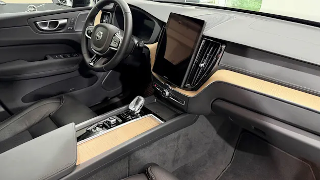 VOLVO XC60 2.0 T6 TE Ultra Dark eAWD