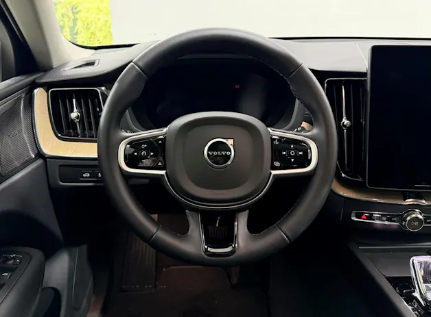 VOLVO XC60 2.0 T6 TE Ultra Dark eAWD