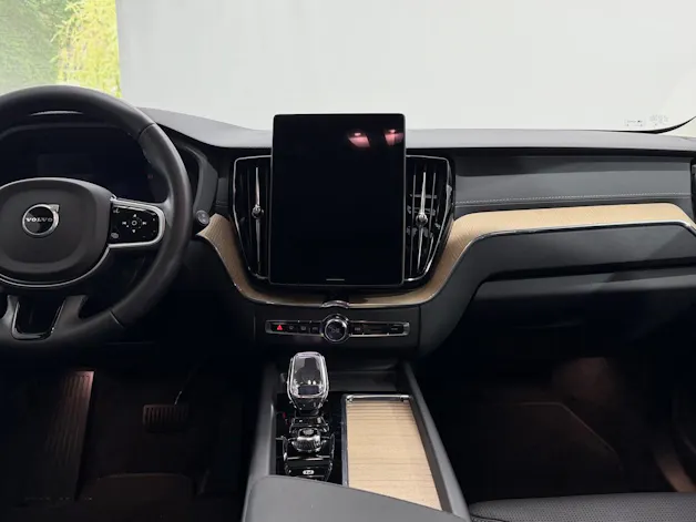 VOLVO XC60 2.0 T6 TE Ultra Dark eAWD