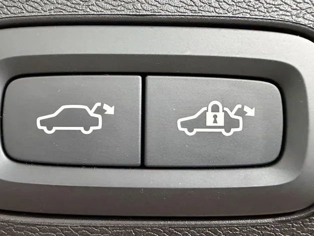 VOLVO XC60 2.0 T6 TE Ultra Dark eAWD