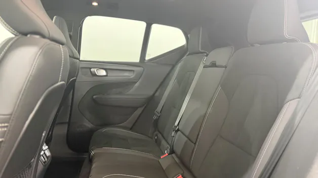 VOLVO EX40 Twin Black Edition AWD