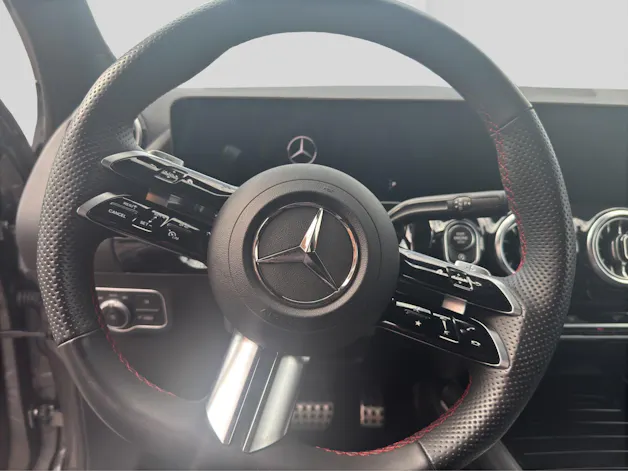 MERCEDES-BENZ GLA 220d 4Matic 8G-DCT AMG Line