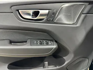VOLVO XC60 2.0 T8 TE XCENTRIC Black
