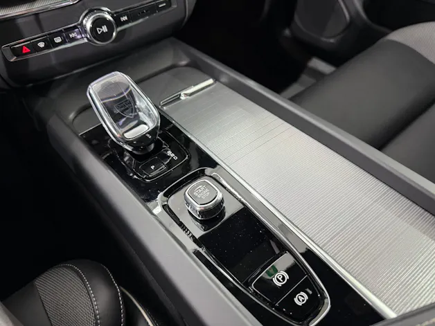 VOLVO XC60 2.0 T8 TE XCENTRIC Black