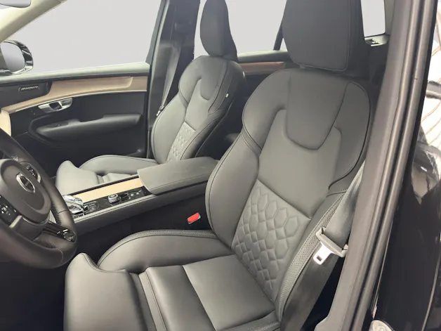 VOLVO XC90 B5 Benzin 7Pl. Mild Hybrid AWD Plus Bright Geartronic