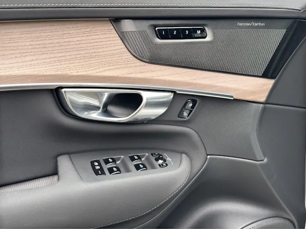 VOLVO XC90 T8 eAWD 7Pl. Plus Dark PluginHybrid Geartronic
