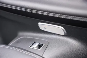 MERCEDES-BENZ E 400 Cabriolet AMG Line 4 Matic 9G-Tronic *20" Aversus* *Burmester*