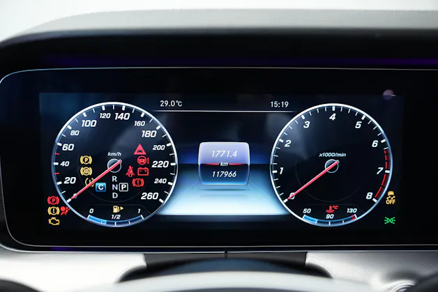 MERCEDES-BENZ E 400 Cabriolet AMG Line 4 Matic 9G-Tronic *20" Aversus* *Burmester*