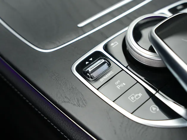 MERCEDES-BENZ E 400 Cabriolet AMG Line 4 Matic 9G-Tronic *20" Aversus* *Burmester*