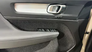 VOLVO XC40 2.0 B3 MH Core
