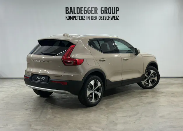 VOLVO XC40 2.0 B3 MH Core