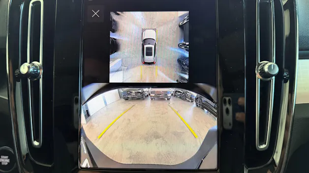 VOLVO XC40 2.0 B4 MH Black Edition