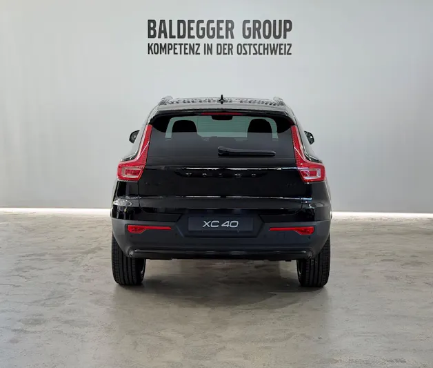 VOLVO XC40 2.0 B4 MH Black Edition