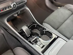 VOLVO XC40 2.0 B4 MH Black Edition