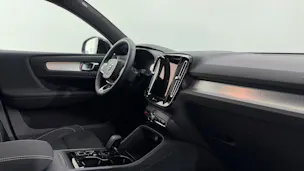 VOLVO XC40 2.0 B4 MH Black Edition