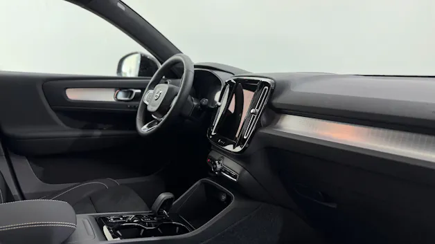 VOLVO XC40 2.0 B4 MH Black Edition