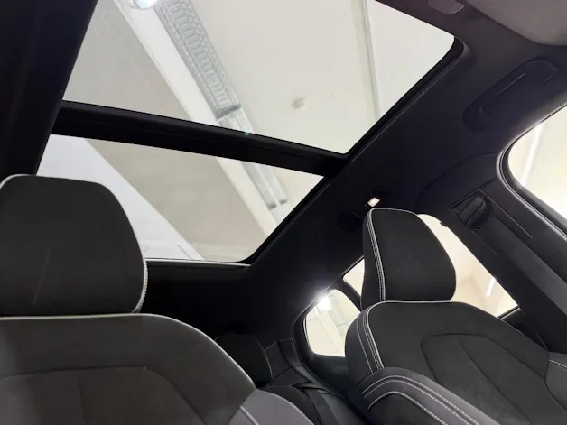 VOLVO XC40 2.0 B4 MH Black Edition