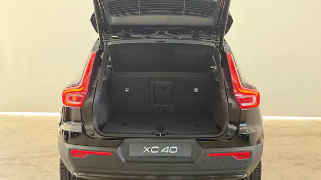VOLVO XC40 2.0 B4 MH Black Edition