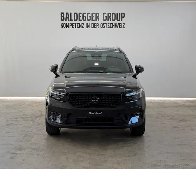 VOLVO XC40 2.0 B4 MH Black Edition