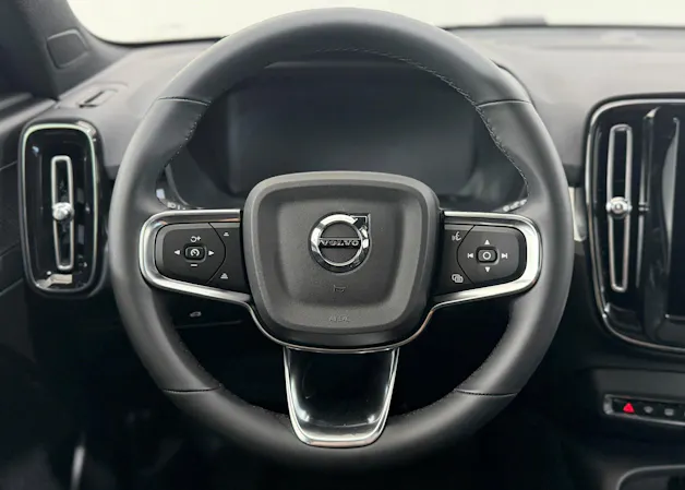 VOLVO XC40 2.0 B4 MH Black Edition