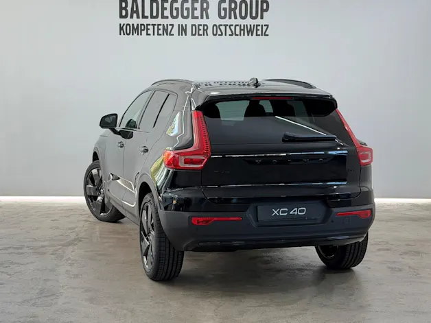 VOLVO XC40 2.0 B4 MH Black Edition