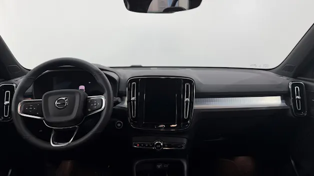 VOLVO XC40 2.0 B4 MH Black Edition