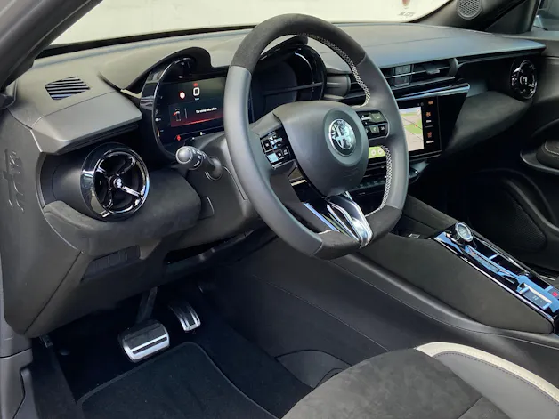 ALFA ROMEO Junior 1.2 48V Hybrid Sport Speciale Tech Sky MY26