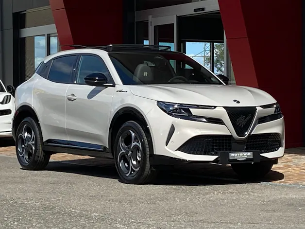 ALFA ROMEO Junior 1.2 48V Hybrid Sport Speciale Tech Sky MY26