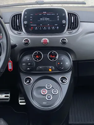 FIAT 595 1.4 16V Turbo Abarth Turismo Automat