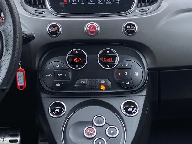 FIAT 595 1.4 16V Turbo Abarth Turismo Automat