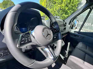 MERCEDES-BENZ Sprinter 317 CDI Pro Aufbau mit Hebebühne 4325 L