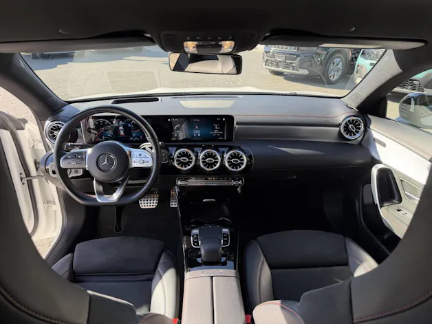MERCEDES-BENZ CLA 200 AMG Line Shooting Brake