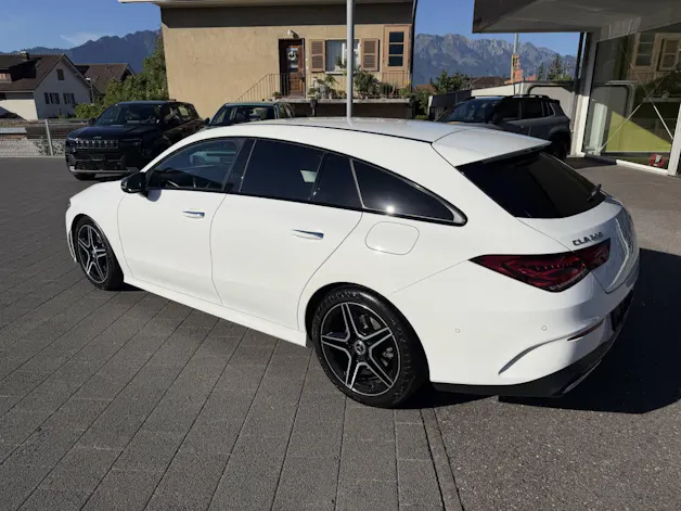 MERCEDES-BENZ CLA 200 AMG Line Shooting Brake