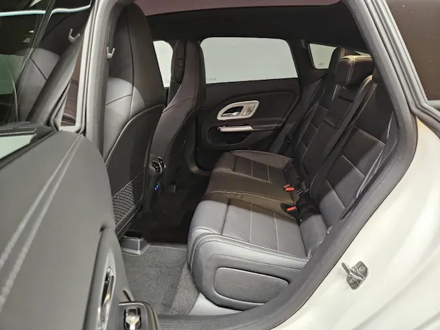 MERCEDES-BENZ CLA 220 4Matic AMG Line Shooting Brake
