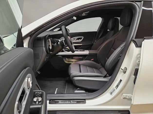 MERCEDES-BENZ CLA 220 4Matic AMG Line Shooting Brake