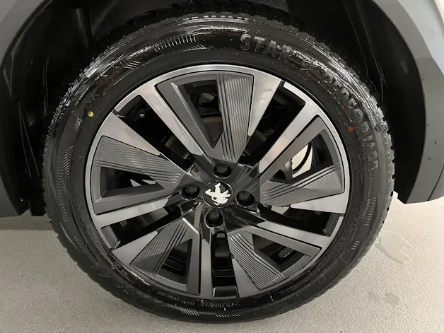 PEUGEOT 2008 e-GT Pack