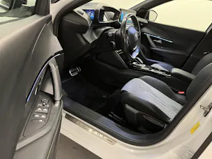 PEUGEOT 2008 e-GT Pack
