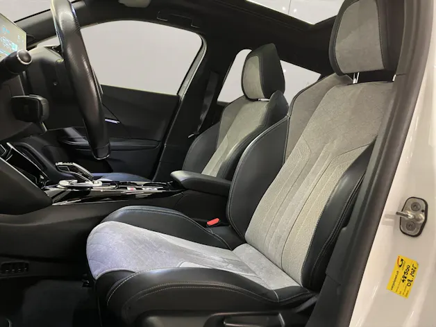 PEUGEOT 2008 e-GT Pack