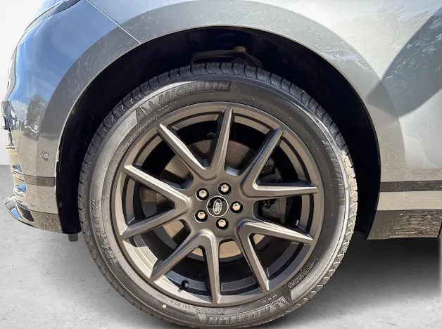 Land Rover Range Rover Velar 2.0 P400e Dynamic SE mit Panoramadach