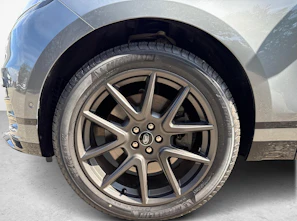 Fahrzeugbild LAND ROVER Range Rover Velar 2.0 P400e Dynamic SE mit Panoramadach