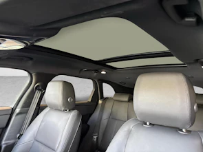 Fahrzeugbild LAND ROVER Range Rover Velar 2.0 P400e Dynamic SE mit Panoramadach