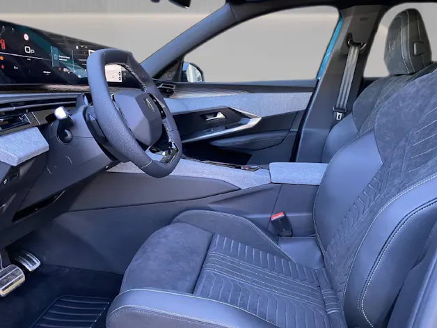 PEUGEOT 3008 1.2 Hybrid GT Exclusive