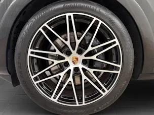 PORSCHE Cayenne E-Hybrid Coupé