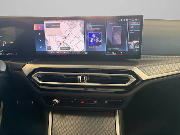 BMW 330i xDrive Touring MSport *CH-Fahrzeug**AHK**Driving Assistant Professional**BMW Neuwagenschluss Garantie**Panorama-Glasdach*
