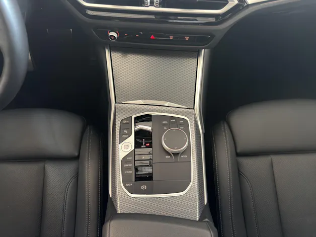 BMW 330i xDrive Touring MSport *CH-Fahrzeug**AHK**Driving Assistant Professional**BMW Neuwagenschluss Garantie**Panorama-Glasdach*