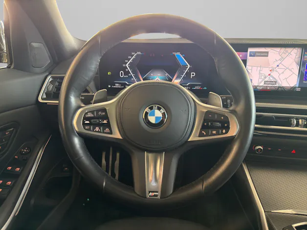 BMW 330i xDrive Touring MSport *CH-Fahrzeug**AHK**Driving Assistant Professional**BMW Neuwagenschluss Garantie**Panorama-Glasdach*