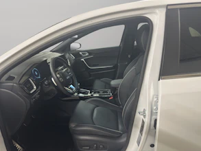 https://vehicle.imgix.net/4457992/93a513f6-f88d-47ac-a9ee-bcdf9af2bee9.jpg