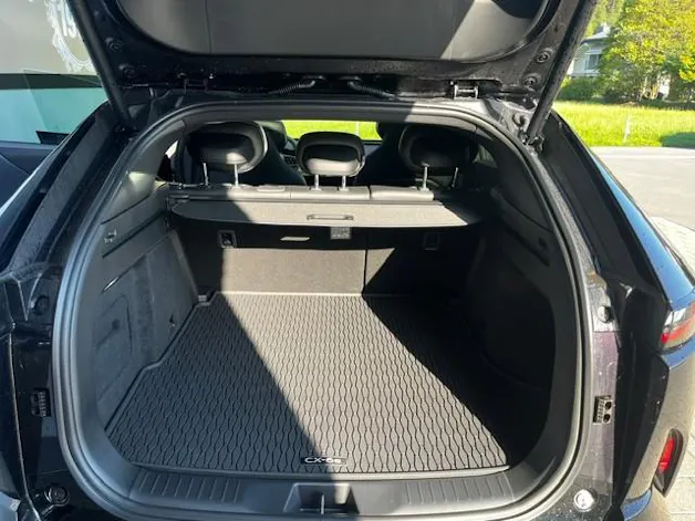 MAZDA CX-6e Takumi