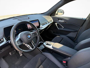 https://vehicle.imgix.net/4458081/40171821-bb41-455c-941e-21f44f74a930.jpg